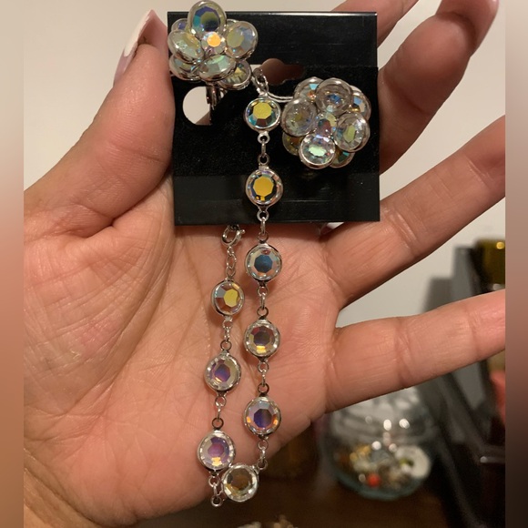 SWAROVSKI SET BRACELET AND CLIP EARRINGS - Picture 1 of 9
